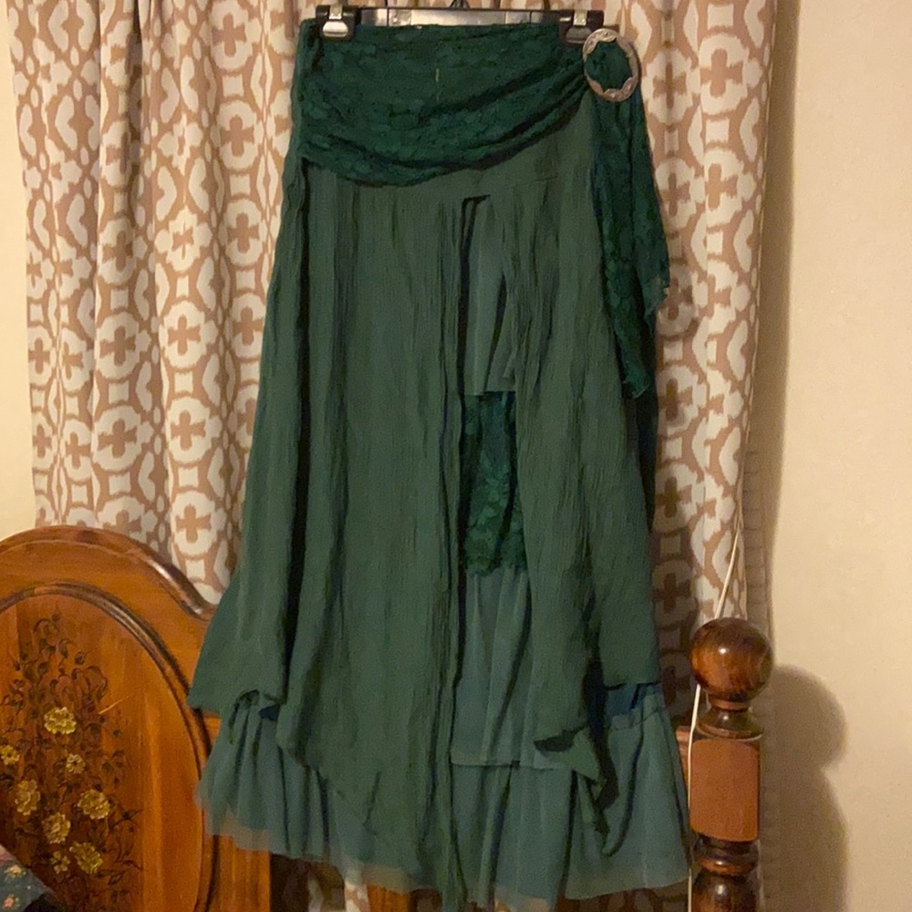 Asymmetrical skirt